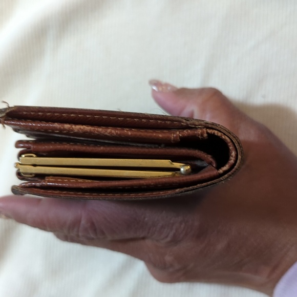 Authentic Louis Vuitton kiss snap wallet - Vintage oldie but goodie - Picture 14 of 14